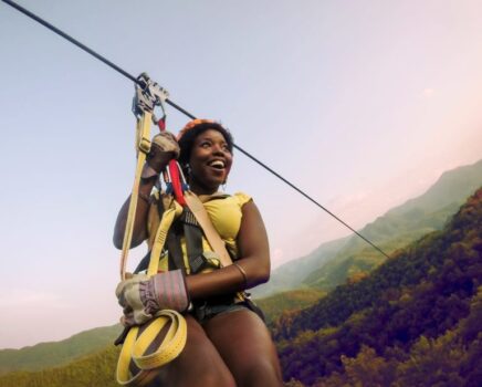 mountain-zip-line-tour-women-768x656