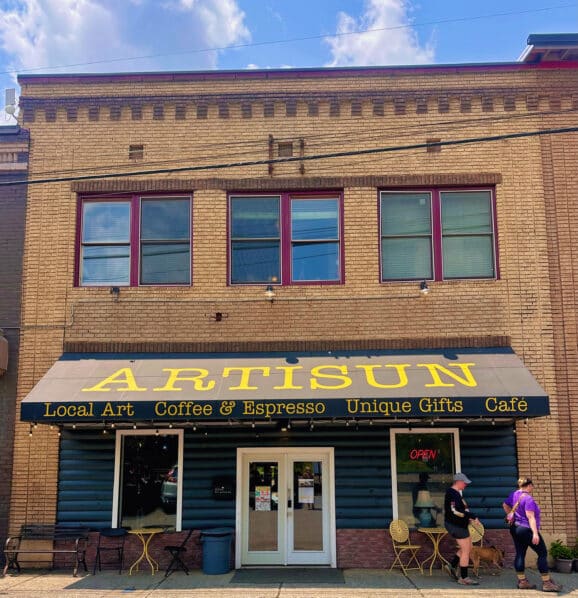 Artisun gallery and cafe in downtown Hot Springs